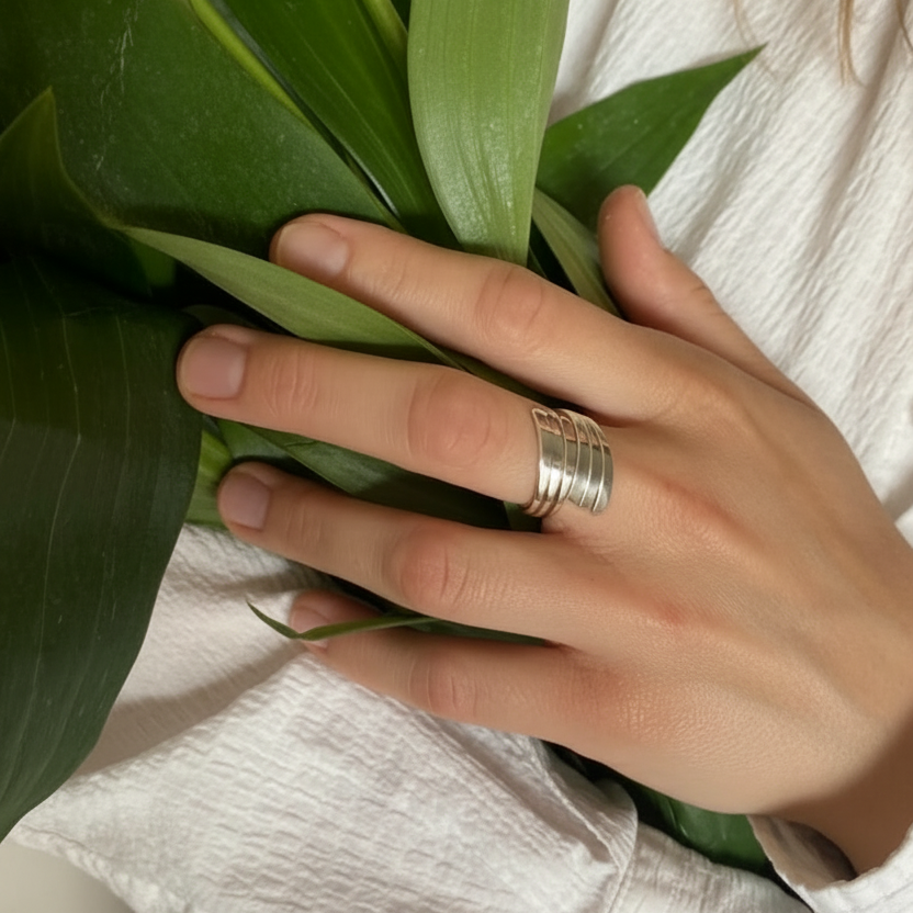 Feminine Ring Photo